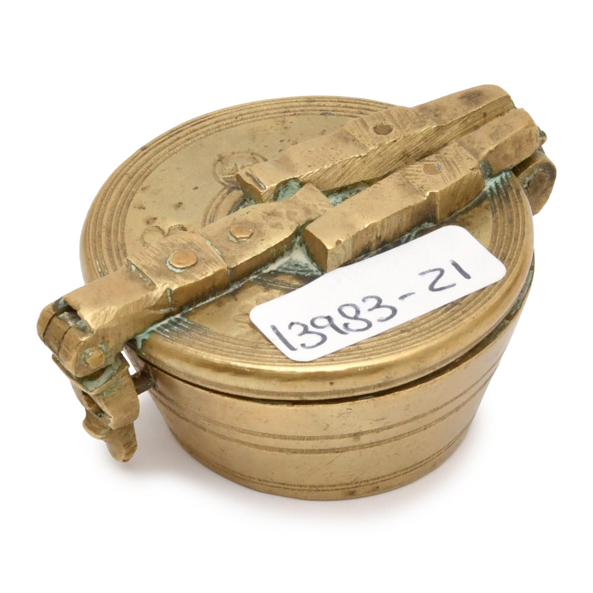 Small set of nest glasses, 18th-19th century.