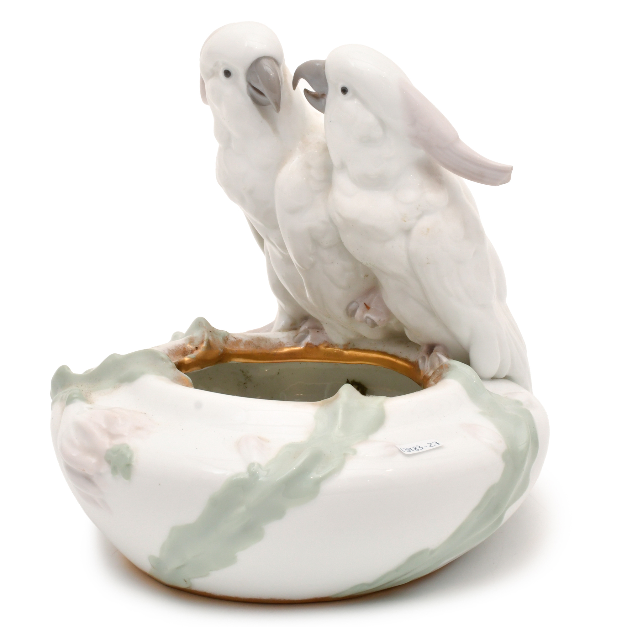 20TH CENTURY SPANISH SCHOOL. Bowl with two parrots.