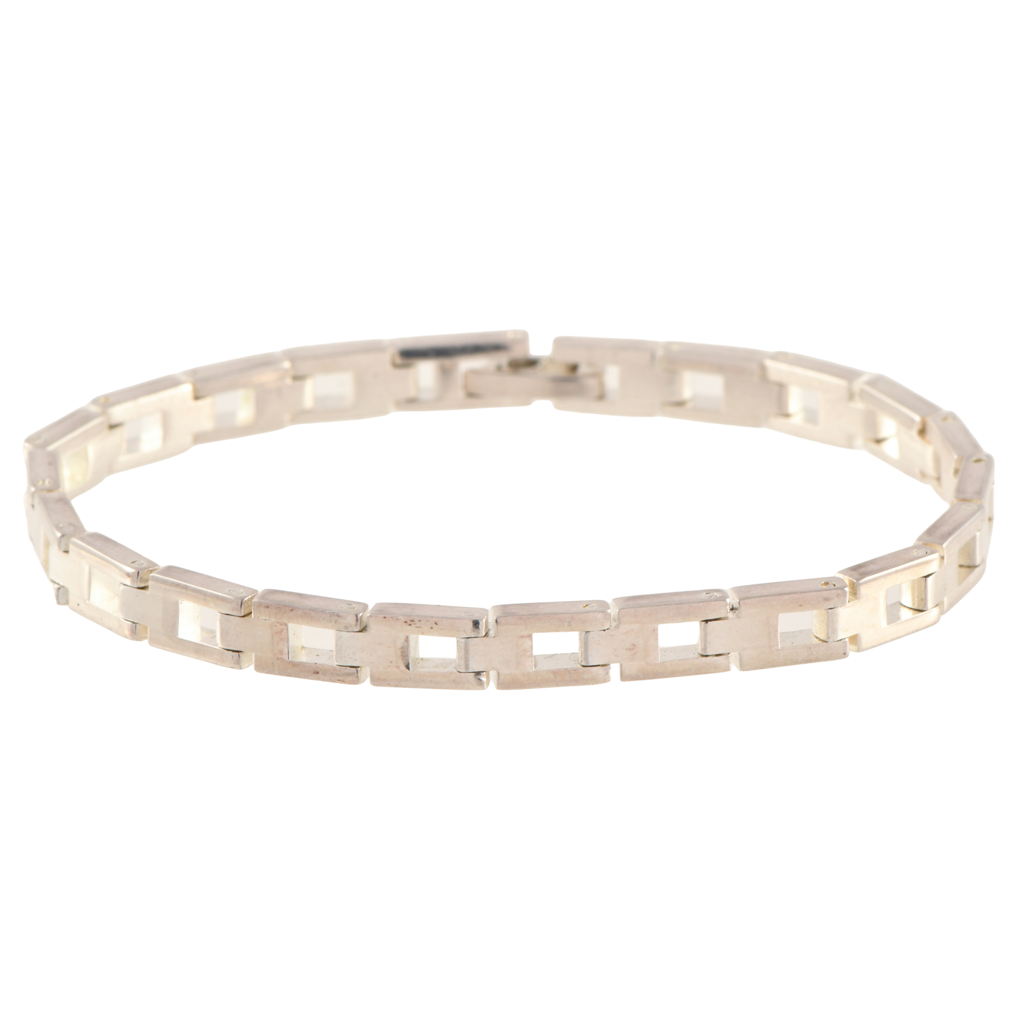 Chain-shaped links bracelet.