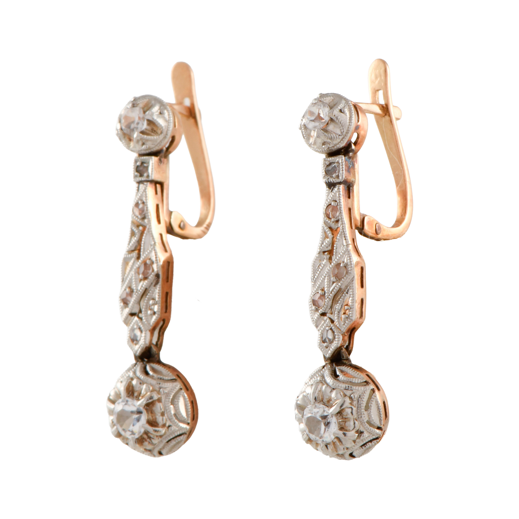 Pendientes estilo art déco años 40 con diamantes.