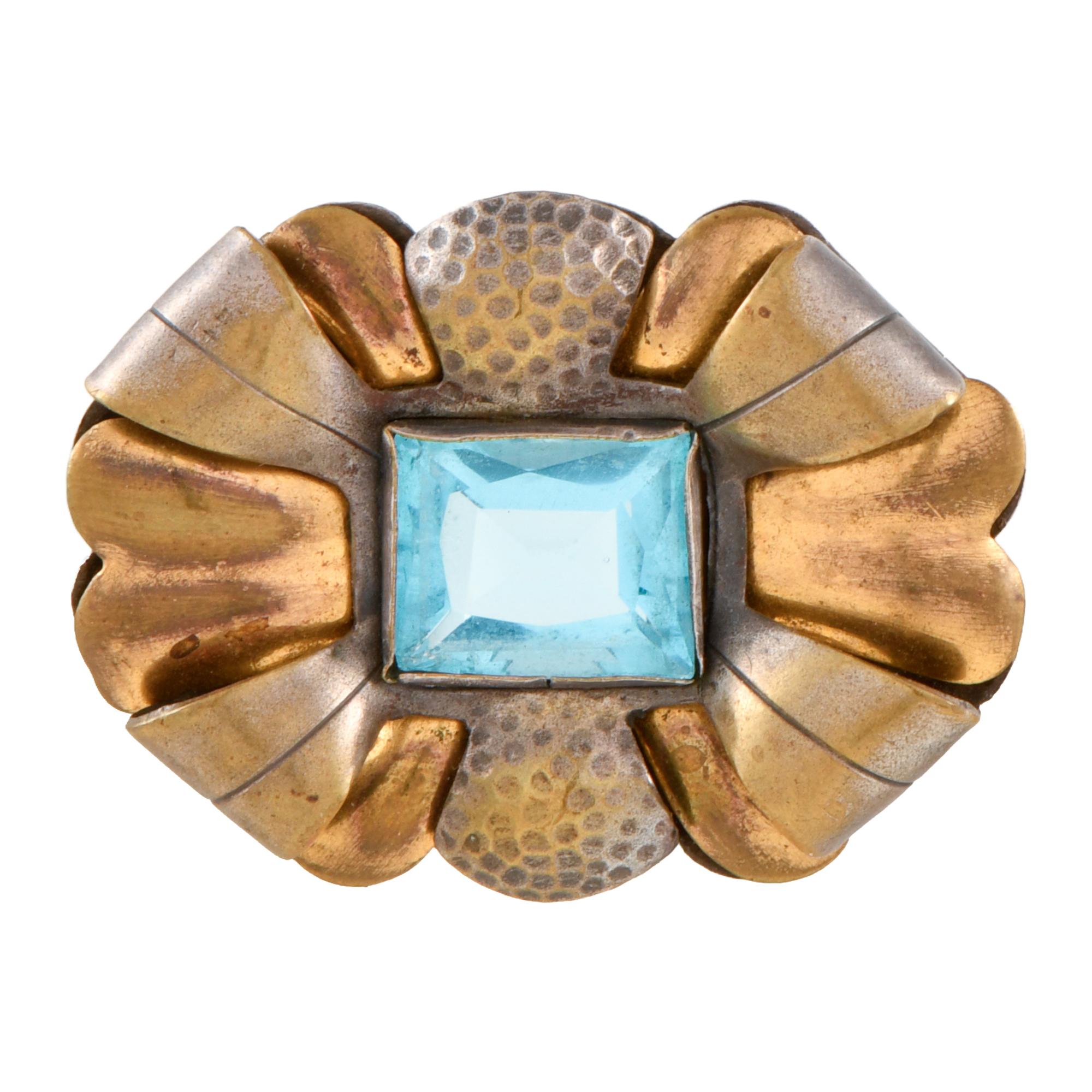Broche modernista