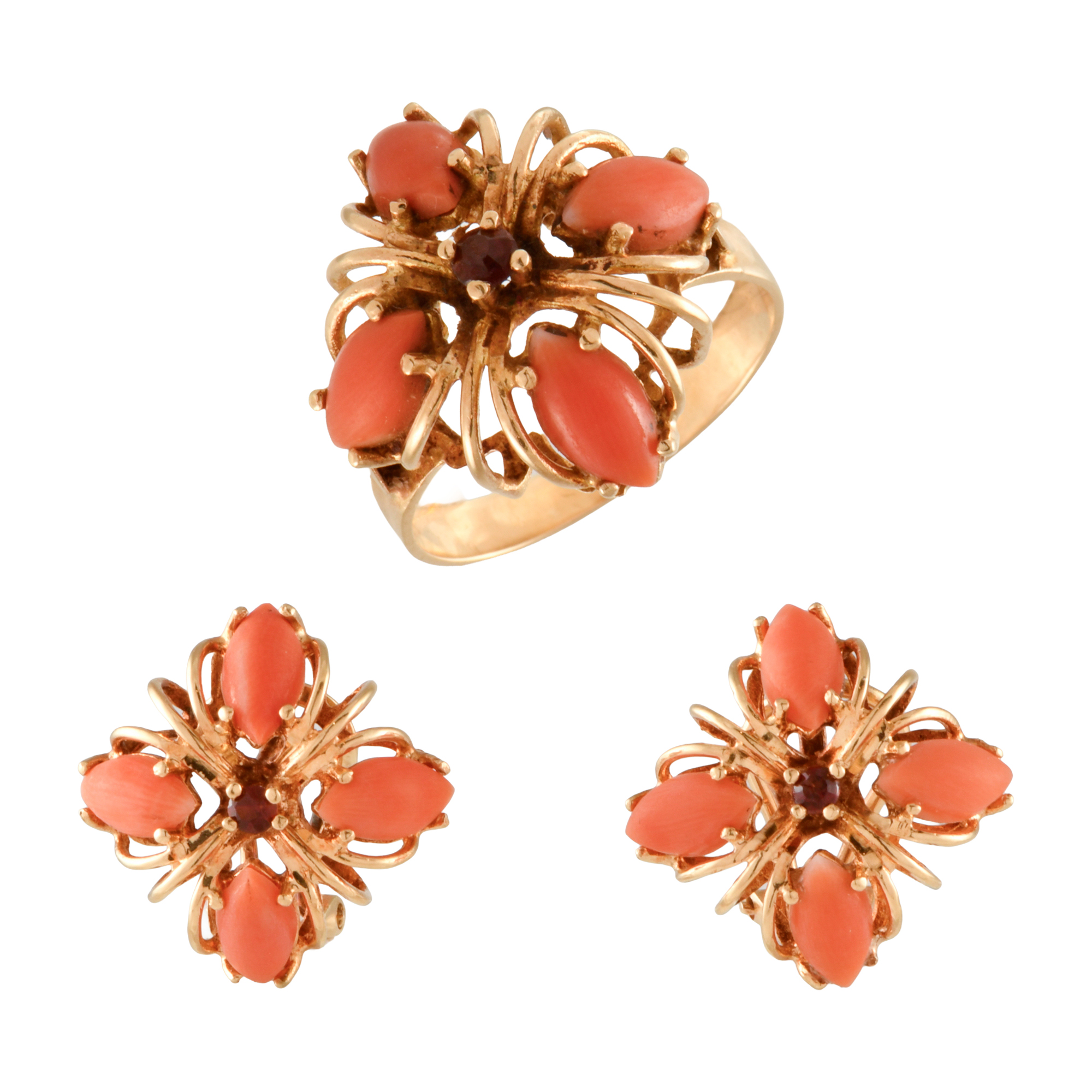 Conjunto de anillo y pendientes en coral