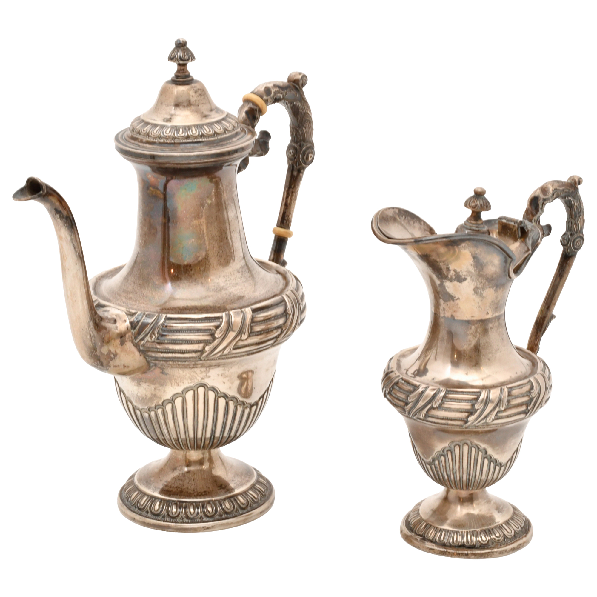 Juego de cafetera y lechera portuguesas, 1886 - 1913.