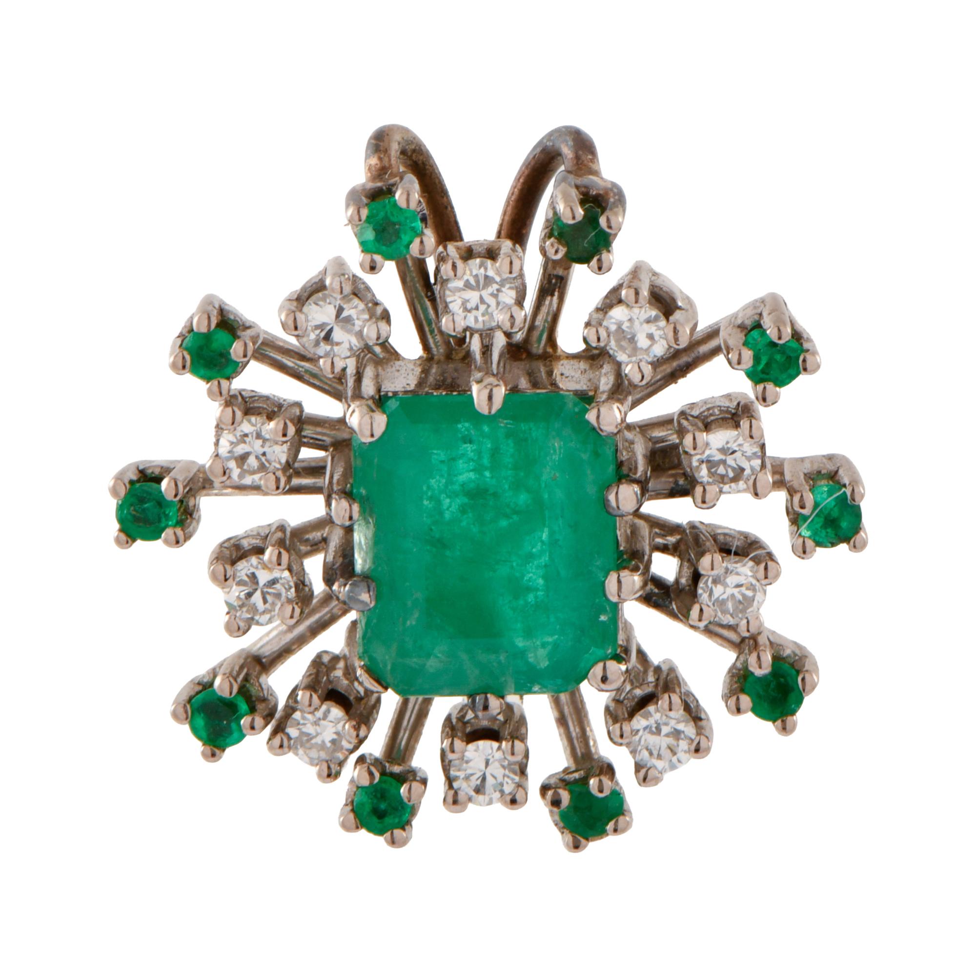 Colgante con esmeralda central y rosetón de diamantes y esm