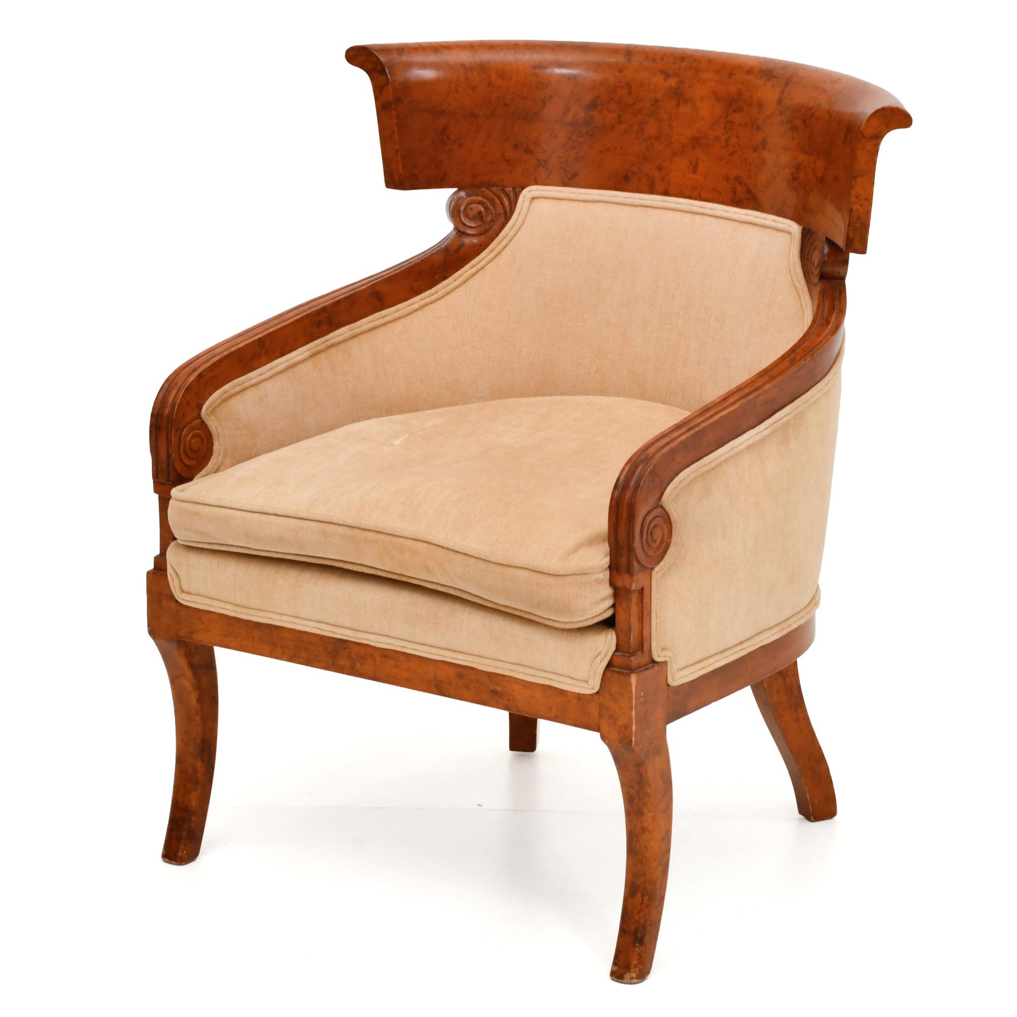 Sillón de estilo Imperio, siglo XX.