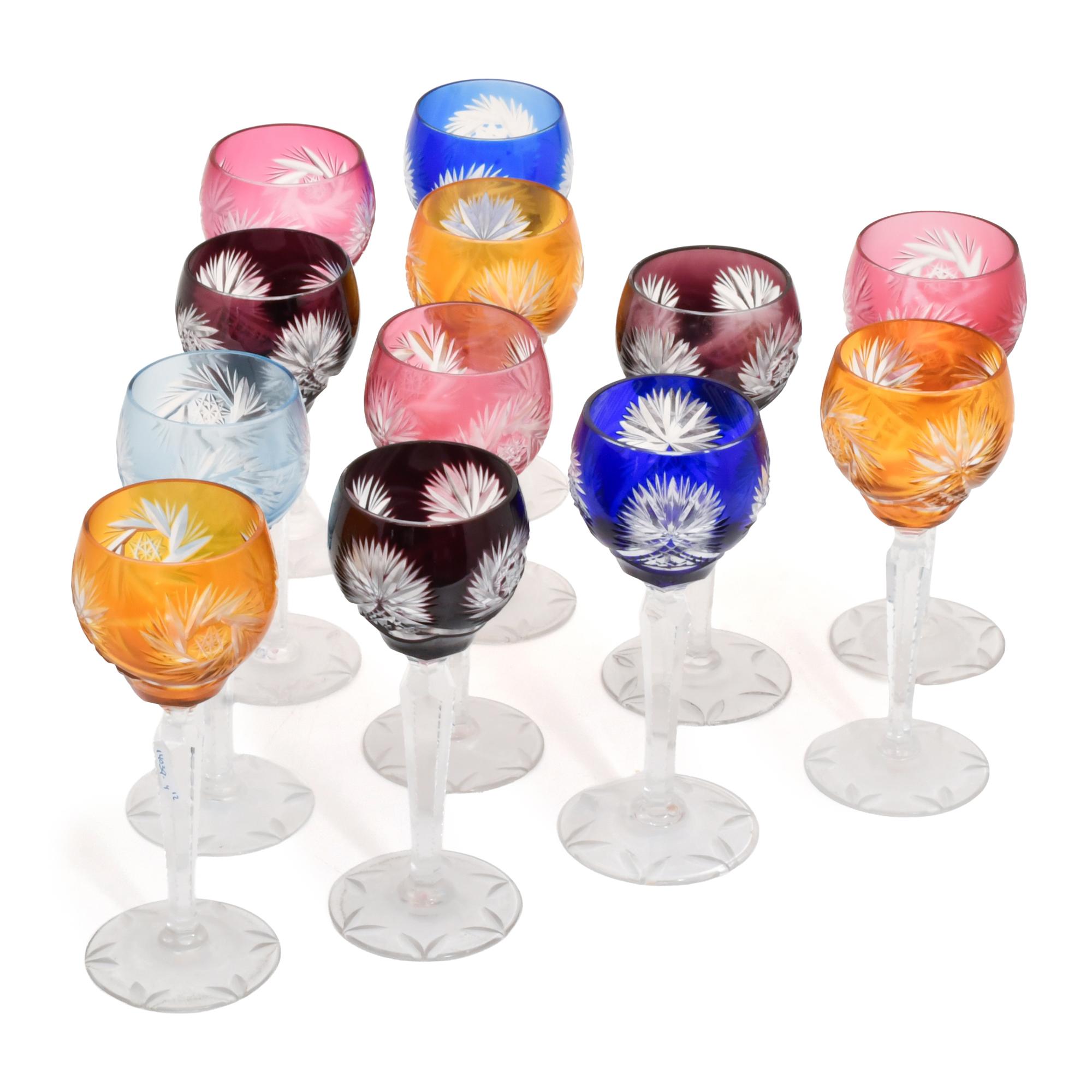 Conjunto de doce copas de vino, siglo XX.