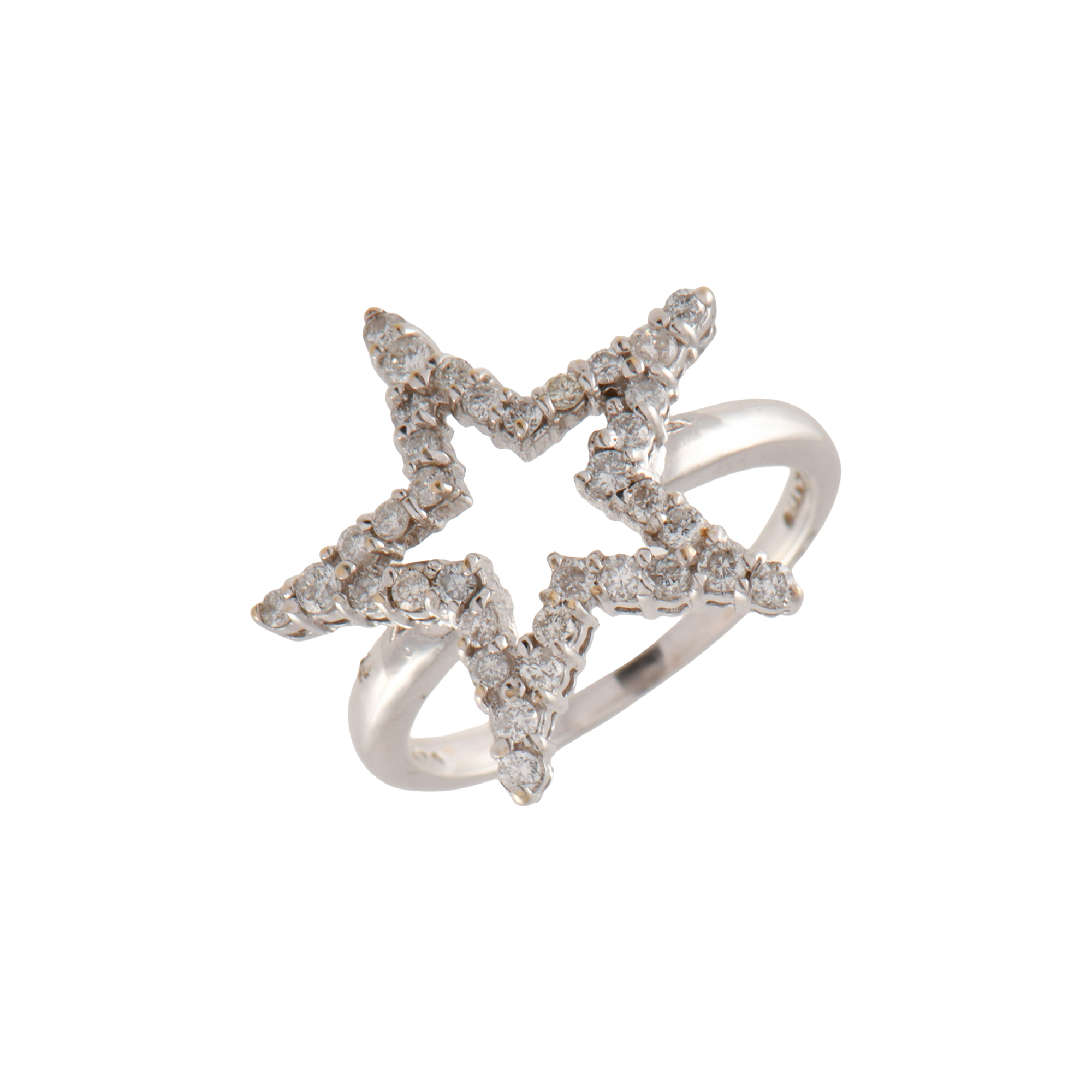 SIGUIENDO MODELOS DE CHANEL, Anillo en forma de estrella co