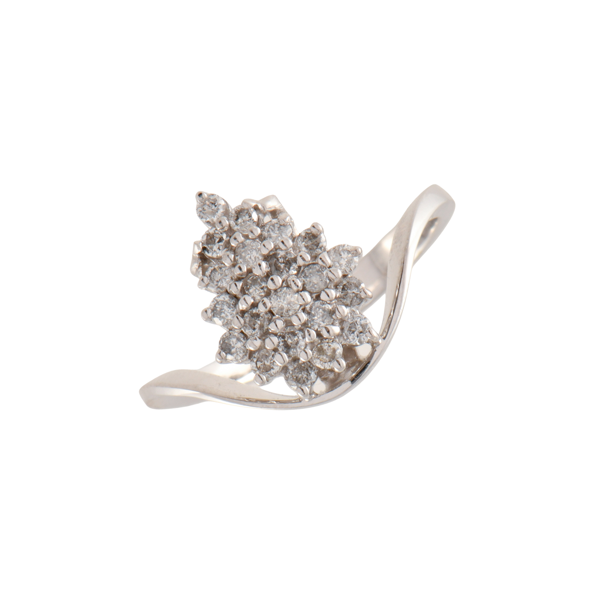 Anillo en forma de gota con diamantes.