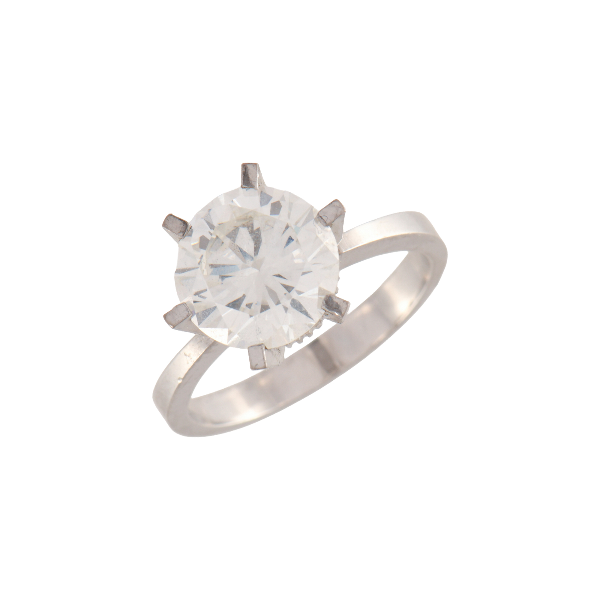 Anillo solitario con diamante.