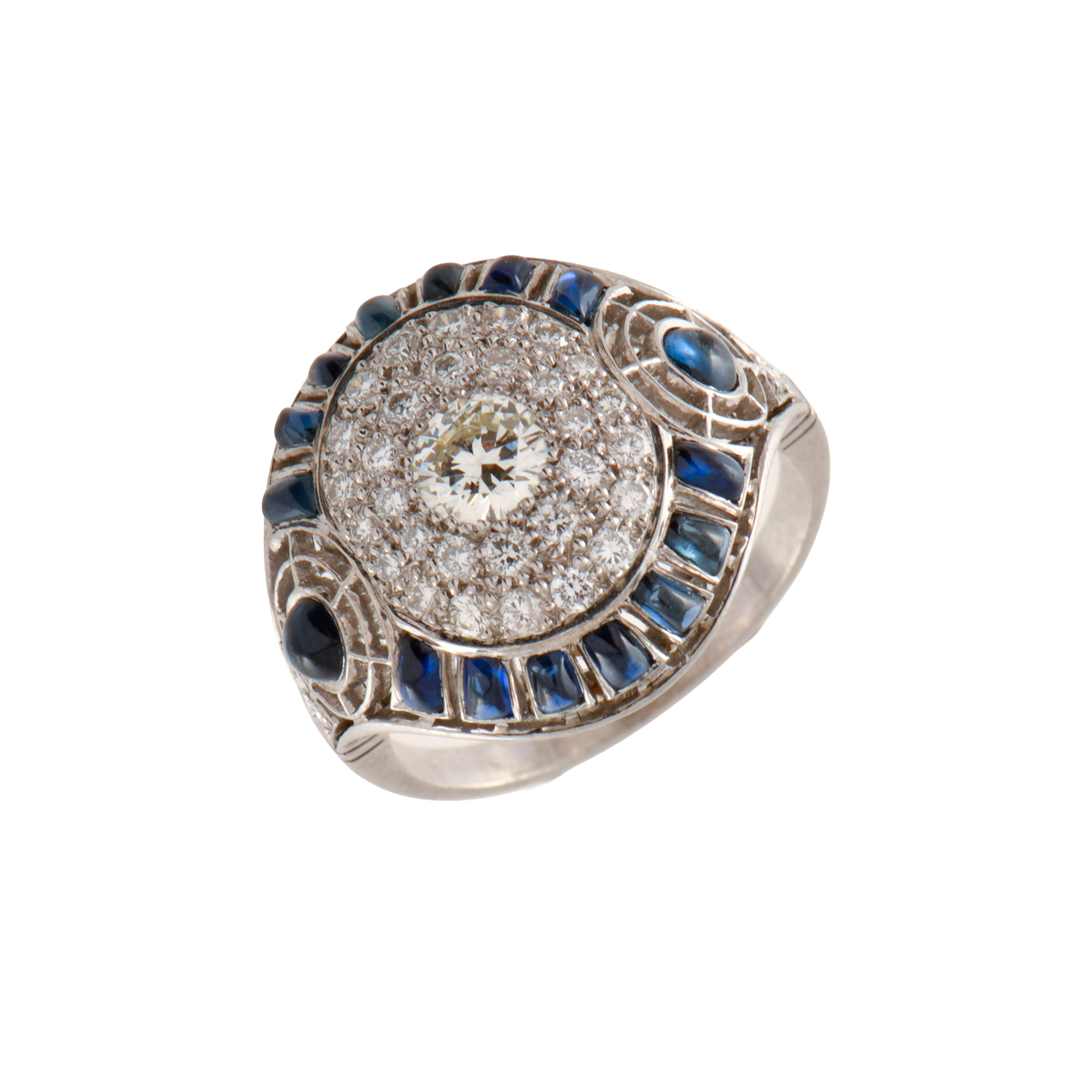 Anillo bombé estilo art déco con zafiros y pavé de diamante