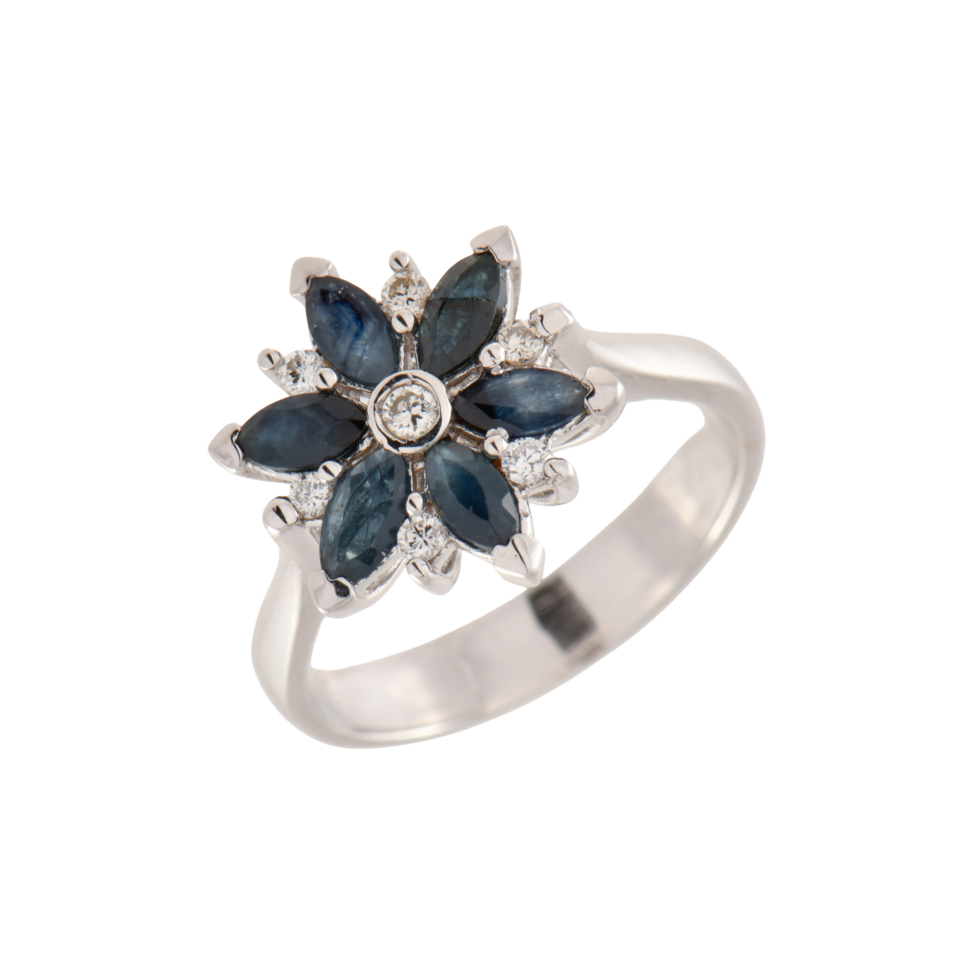 Anillo en forma de flor con zafiros.