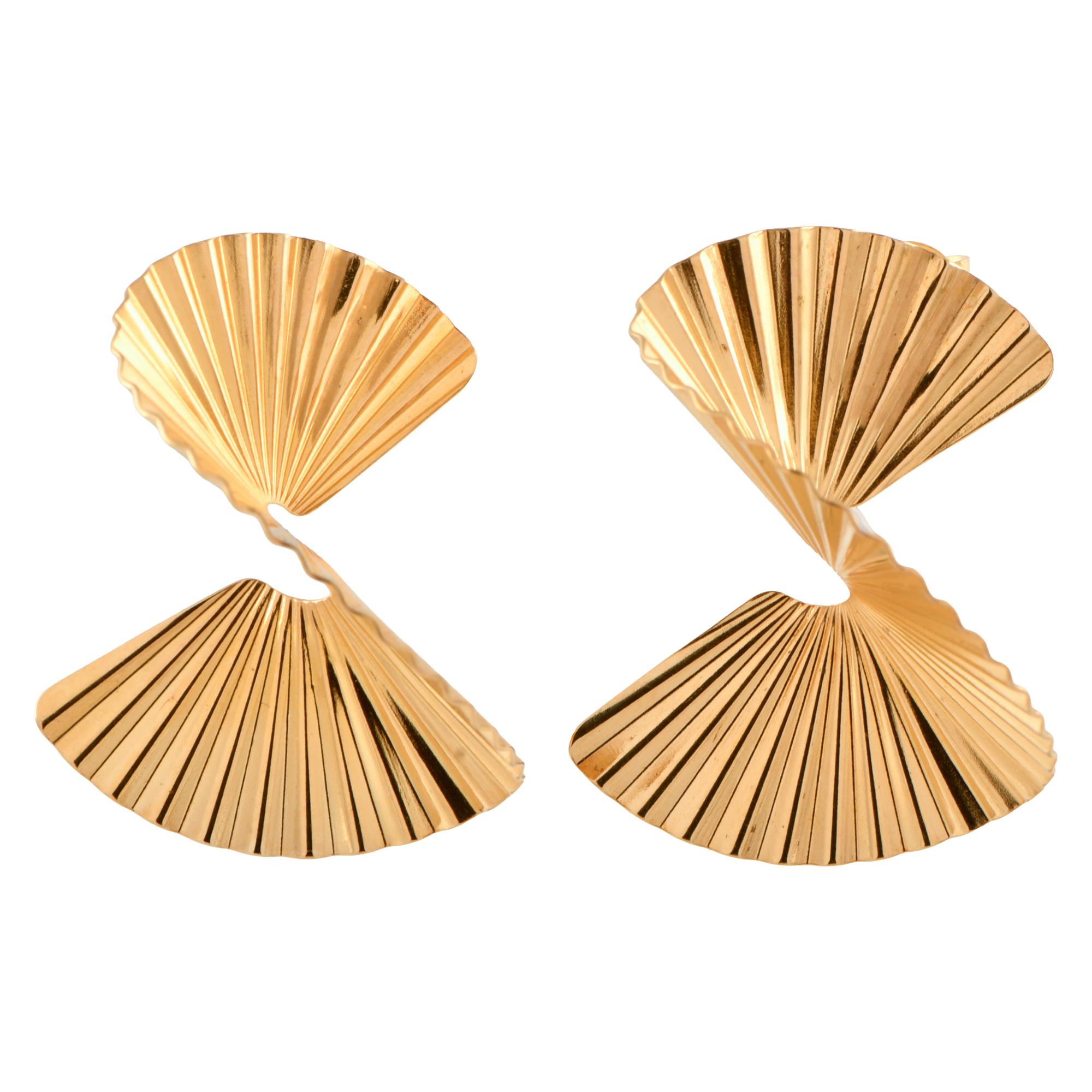 Pendientes en forma de abanico.