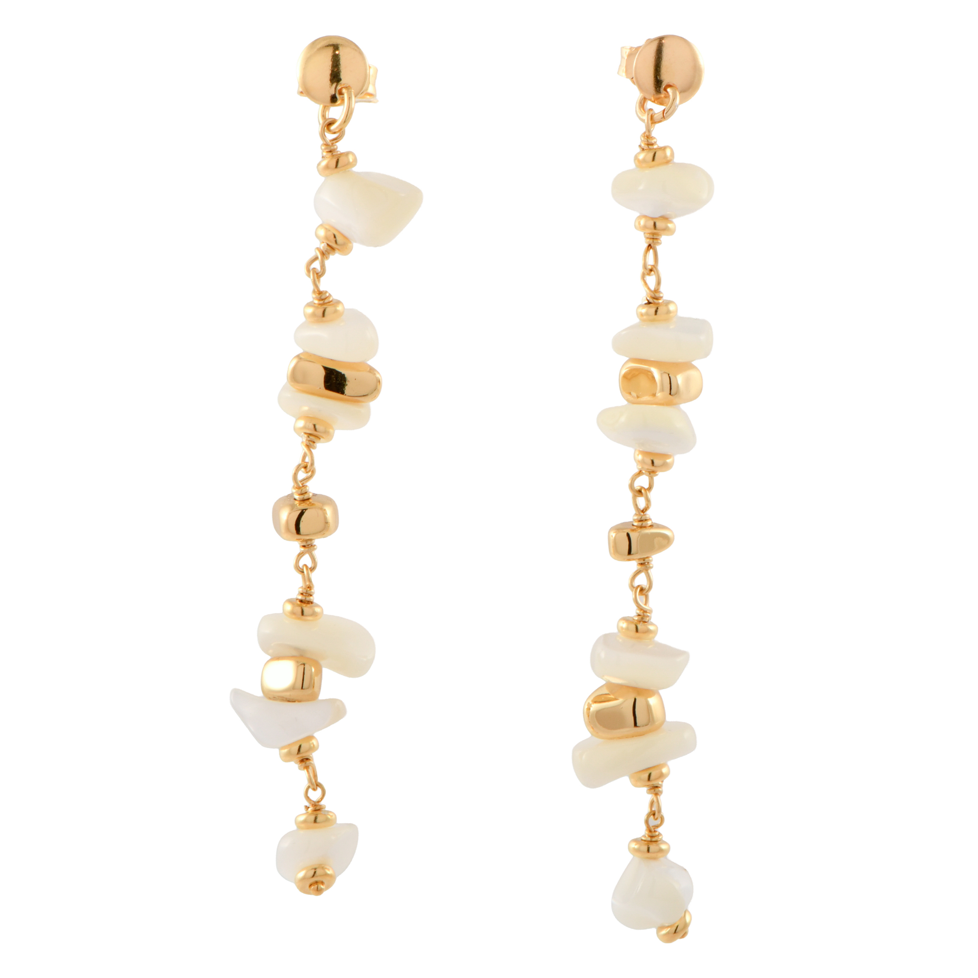 Pendientes largos con nácar.