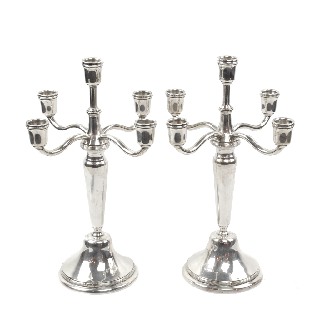 PAREJA DE CANDELABROS EN PLATA, PRIMERA MITAD SIGLO XX