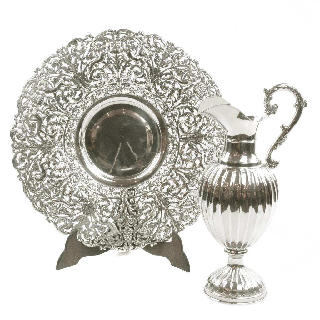 JARRA Y BANDEJA DECORATIVA EN PLATA