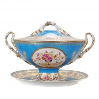 580-LARGE FRENCH SÈVRES SOUP TUREEN & TRAY, CIRCA SECOND QUARTER C20th.