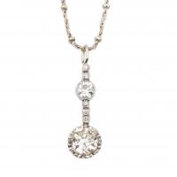 236-Gold and antique-cut diamonds of an approx. weight of 1,10 ct.Gold white chain. 8 gr. total