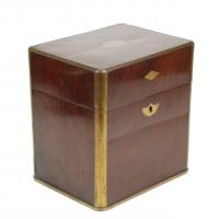 480-FRENCH DECANTER BOX, FIRST HALF C20th.