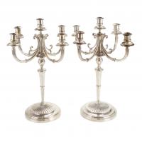 31-PAREJA DE CANDELABROS ESPAÑOLES EN PLATA, MED. SIGLO XX. 