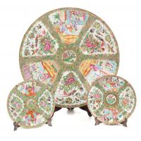 334-THREE CHINESE PLATES, EARLY C20th.