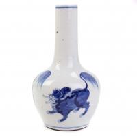 339-CHINESE QING DYNASTY VASE, C18th. 