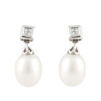 139-WHITE GOLD AND PEARL EARRINGS.