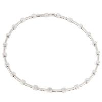 185-WHITE GOLD AND DIAMOND NECKLACE.