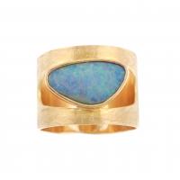 250-WIDE RING WITH OPAL.
