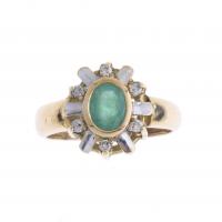 184-DIAMONDS AND EMERALD ROSETTE RING.