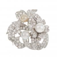 310-DIAMONDS AND PEARLS FLOWER BROOCH.