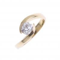 165-SOLITAIRE DIAMOND RING.