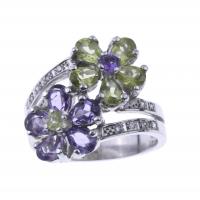 77-WHITE GOLD RING WITH DIAMONDS, PERIDOTS AND AMETHYSTS.