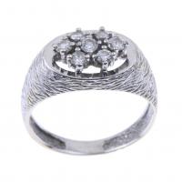 61-WHITE GOLD AND DIAMONDS RING.