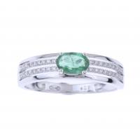 37-GOLD RING WITH DIAMONDS AND EMERALD.