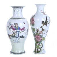 265-TWO SMALL CHINESE VASES, 20TH CENTURY.
