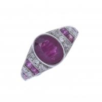 82-PLATINUM RING WITH RUBY AND DIAMONDS.