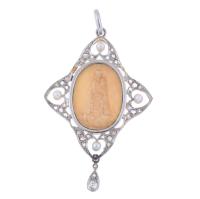 107-PENDANT WITH GOLD, DIAMONDS AND PEARLS MEDAL.