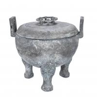 204-LARGE CHINESE VESSEL. AFTER MODELS FROM THE ANCIENT "DING" RITUAL VESSELS FROM THE CHINESE BRONZE AGE, 20TH CENTURY.