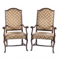 485-PAIR OF LARGE QUEEN ANNE STYLE ENGLISH ARMCHAIRS WITH ARMRESTS, 20TH CENTURY.