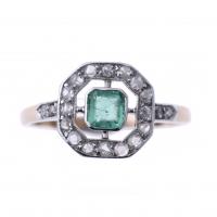 12-DIAMONDS AND EMERALD RING.