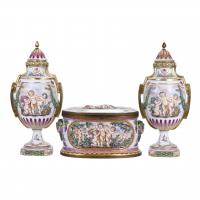 126-SET OF LARGE BOX AND PAIR OF ITALIAN CAPODIMONTE VASES, LATE 19TH CENTURY- EARLY 20TH CENTURY. 