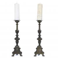5537-PAIR OF SPANISH TORCH STANDS, 20TH CENTURY.