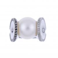 137-PEARL AND DIAMONDS RING.