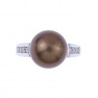 138-SORTIJA CON PERLA CHOCOLATE Y DIAMANTES.