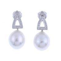70-LONG EARRINGS WITH DIAMONDS AND PEARL.