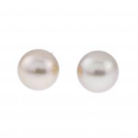 44-STUD EARRINGS WITH GOLDEN PEARL.