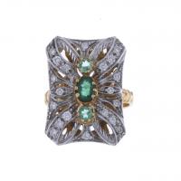 83-RING WITH DIAMONDS AND EMERALDS.