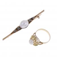 125-BROOCH AND RING WITH PEARL.