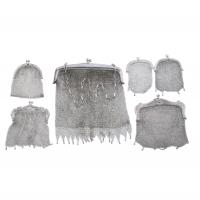 7-SET OF TWO BAGS AND FOUR PURSES IN SILVER MESH, EARLY 20TH CENTURY.