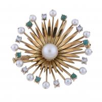 267-FLORAL BROOCH WITH DIAMONDS AND PEARLS.